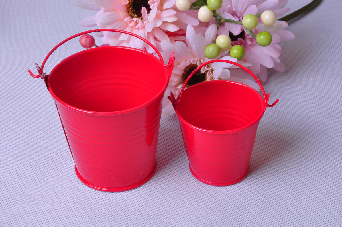 Petit pot en fer-blanc coloré