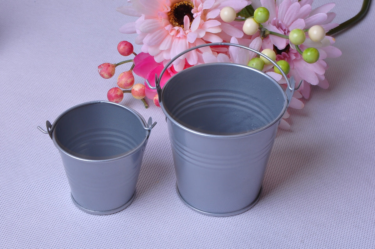 Petit pot en fer-blanc coloré