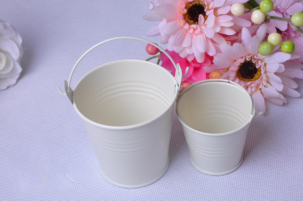 Petit pot en fer-blanc coloré