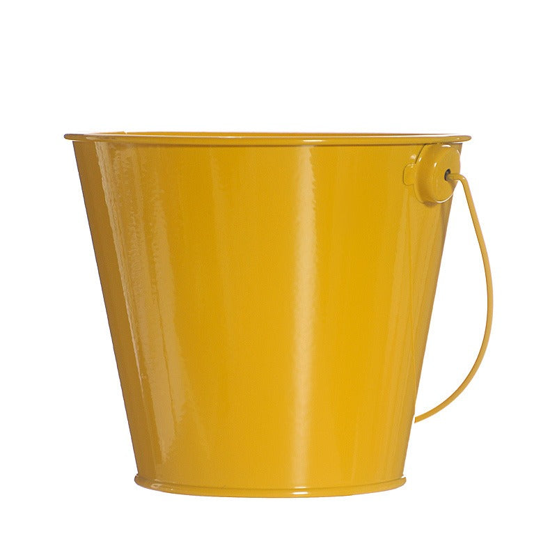 Petit pot en fer-blanc coloré